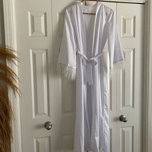 Bridal robe with feathers, one size